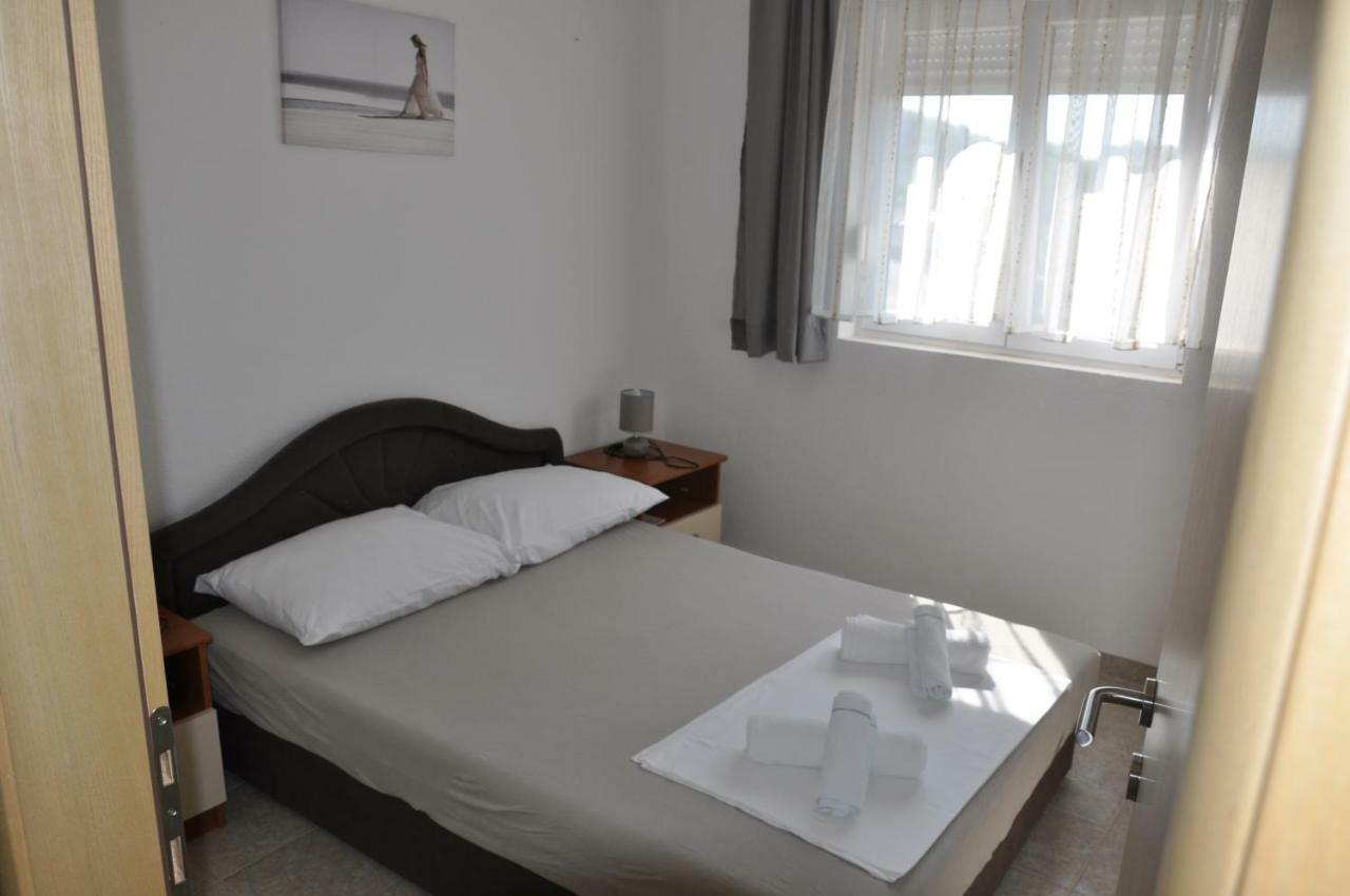 Batinic Apartmani Omis Exterior photo