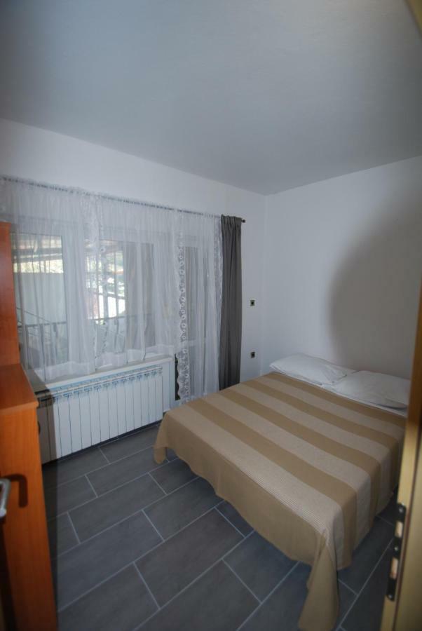 Batinic Apartmani Omis Exterior photo