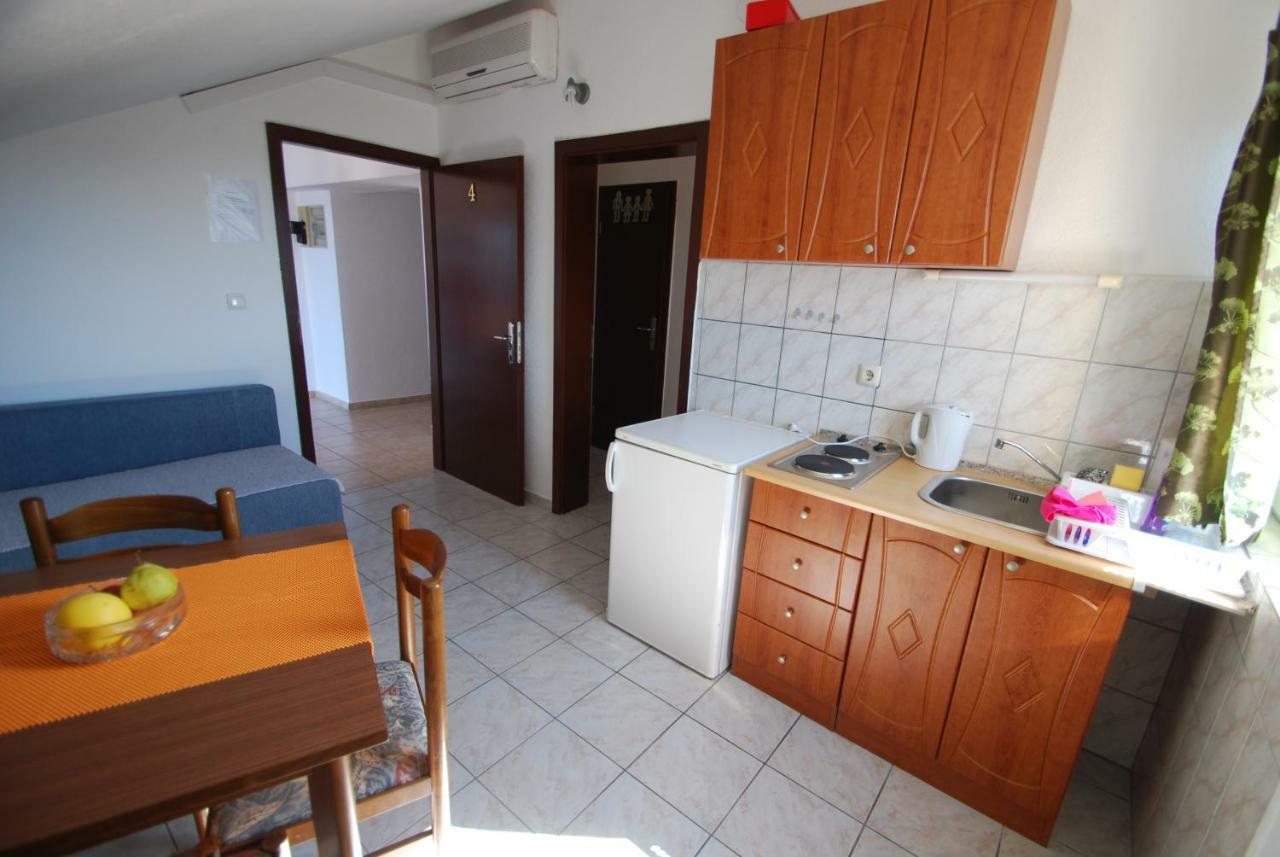 Batinic Apartmani Omis Exterior photo