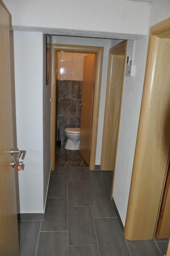 Batinic Apartmani Omis Exterior photo